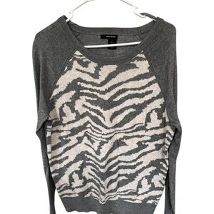 DKNY Gray and Cream Patterned Sweater